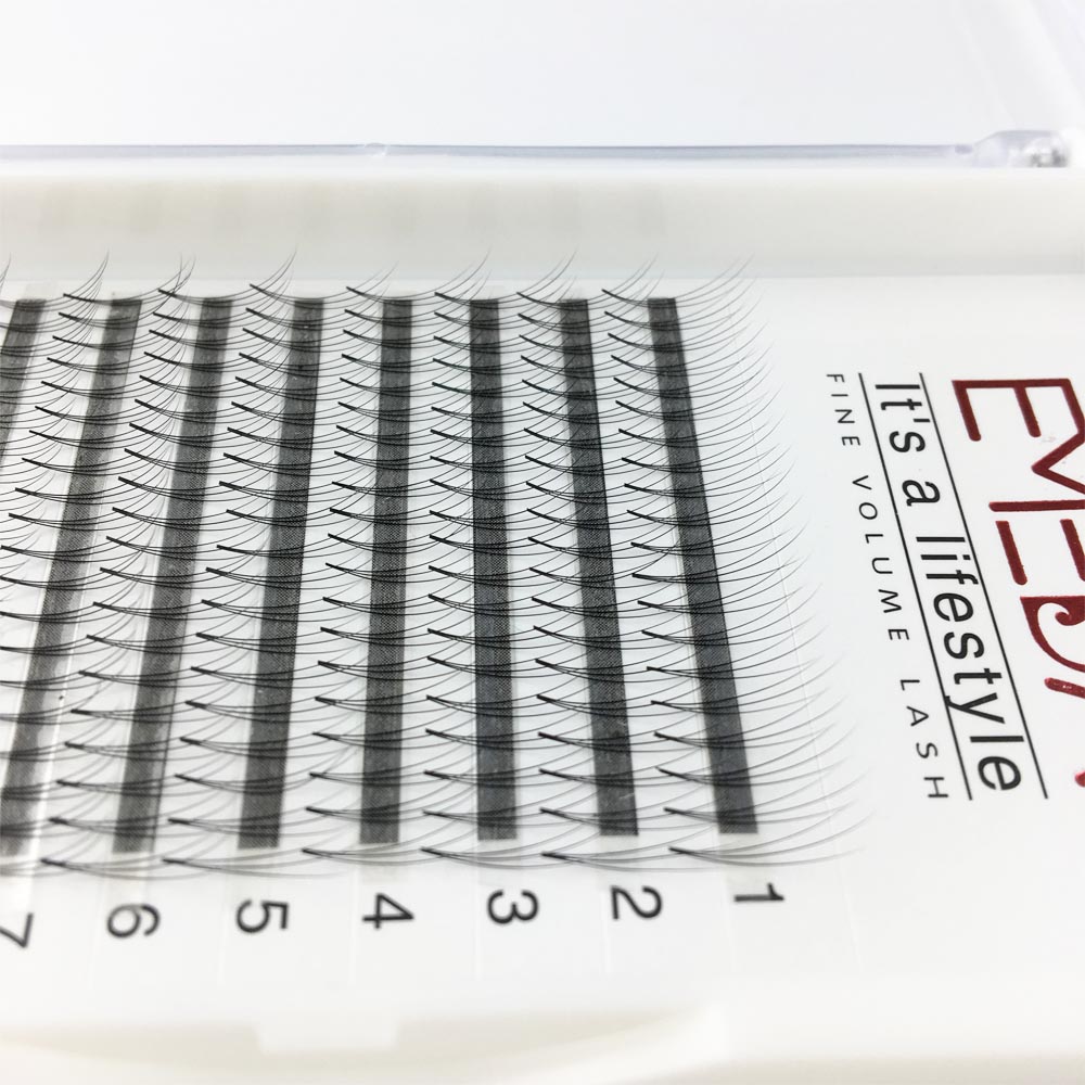 羽のような軽い束に仕上がりFAN3Dラッシュ　YM670